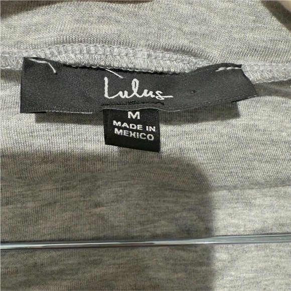 Lulus Carefree Look Heather Grey Short Sleeve V-Neck Tee, Minimalist Everyday - Picture 10 of 10